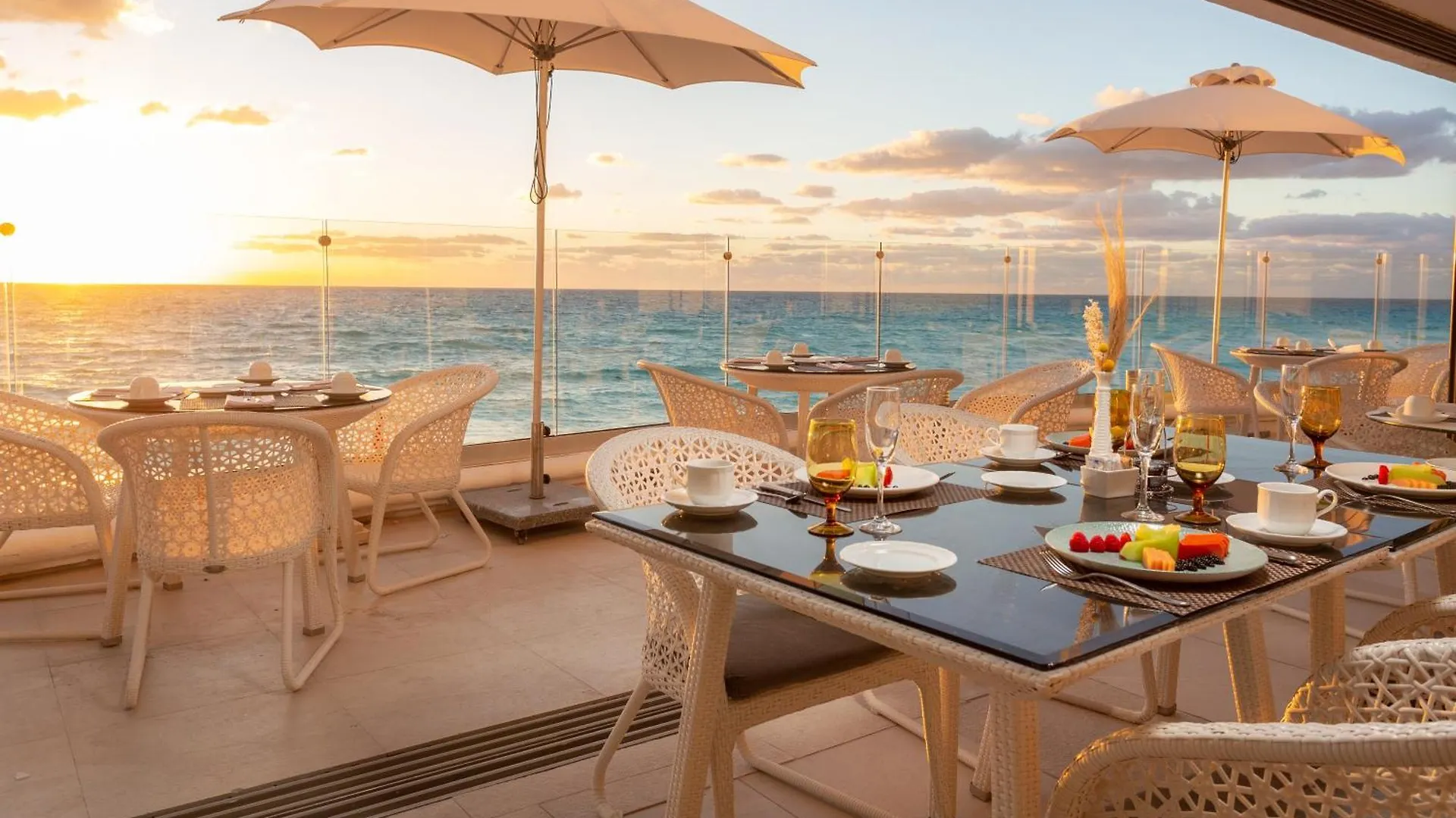 Курортный комплекс Sandos Cancun All Inclusive - Adults Only