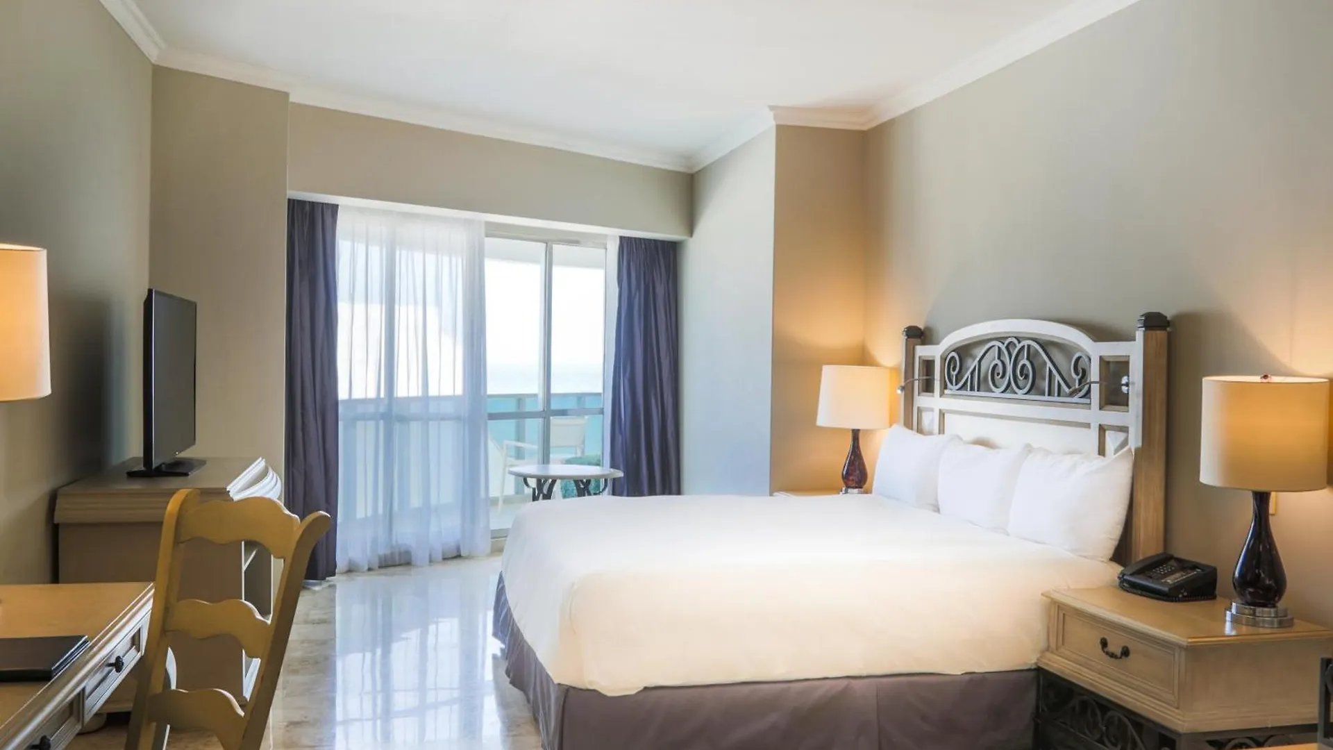 Курортный комплекс Sandos Cancun All Inclusive - Adults Only