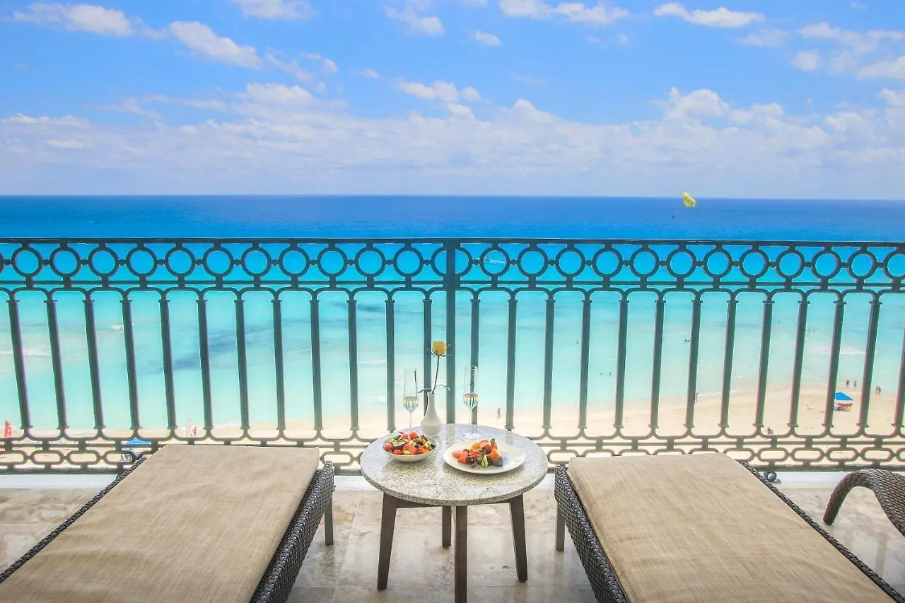 Sandos Cancun All Inclusive - Adults Only Курортный комплекс